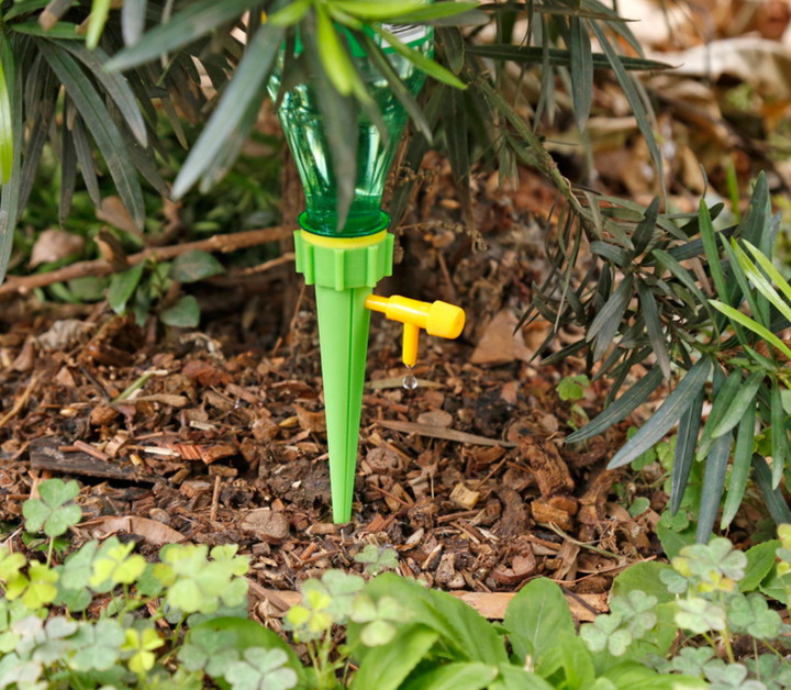 Automatic Plant Water Dripping Spikes